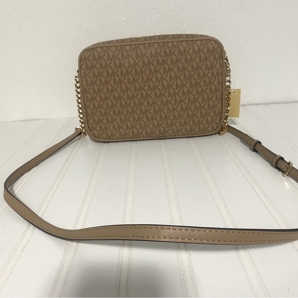 Michael Kors  Logo Jet Set Ballet MD Camera Bag Camel and Brown NWT - Picture 4 of 11